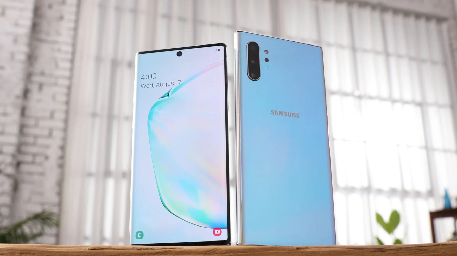 co-nen-mua-samsung-note-10